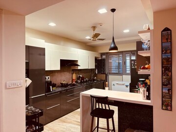 Team Area in 5 BHK Apartment at Imperial Heights Goregaon West, Goregaon West – for Rent