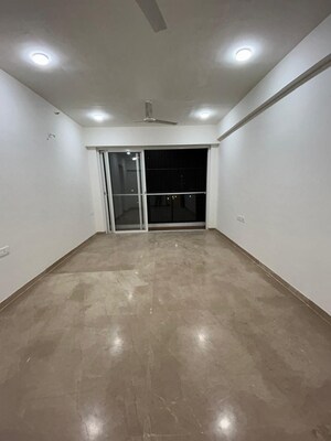 Room in 2 BHK Apartment at Embassy One Thane, Panch Pakhadi – for Rent