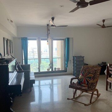 2 BHK Apartment For Rent in PR Hira, Khar West