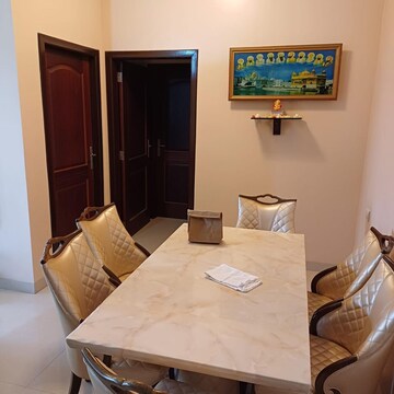 Team Area in 2 BHK Apartment at PR Hira, Khar West – for Rent