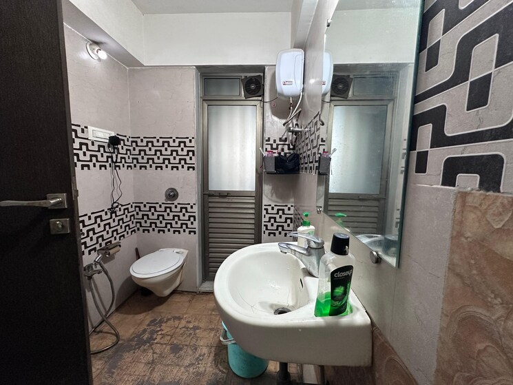 Bathroom, s-d-the-imperial-edge 4 Bedroom 4000 Sq.Ft. Apartment In Tardeo Mumbai 9296013