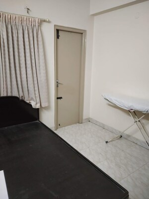 Room in 2 BHK Apartment at Airview Homes, Murugesh Palya – for Rent