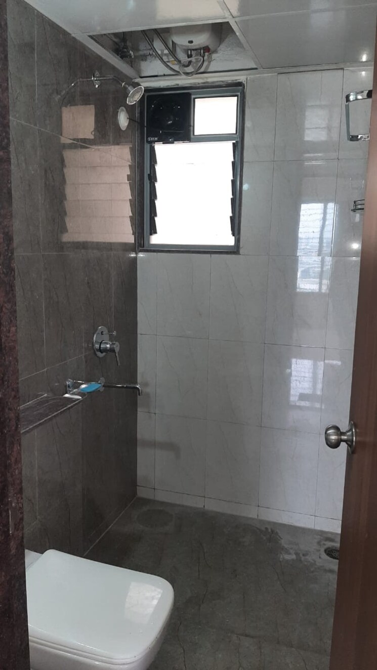 Bathroom, saarrthi-skybay 2 Bedroom 1008 Sq.Ft. Apartment In Mahalunge Pune 9296030