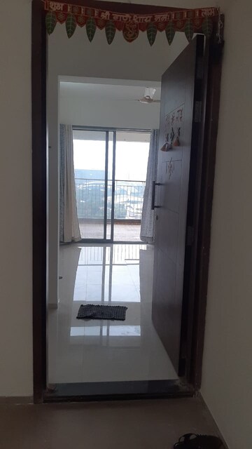 Room in 2 BHK Apartment at Saarrthi Skybay, Mahalunge – for Rent