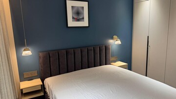 Bedroom in 3 BHK Apartment at Worli – for Rent
