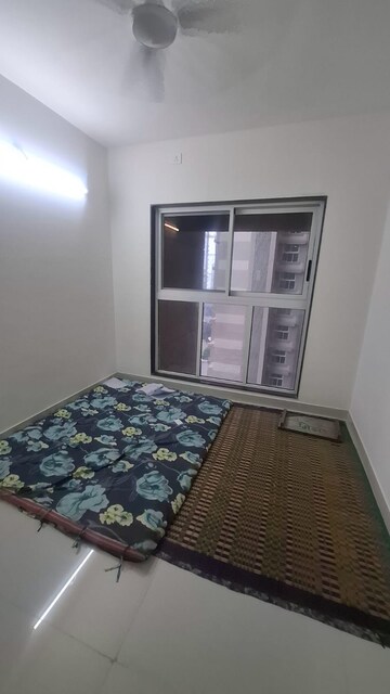 Room in 2 BHK Apartment at Sanghvi Luxuria, Worli – for Sale