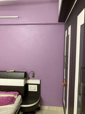 Furnished Amenities in 2 BHK Apartment at Malad West – for Rent