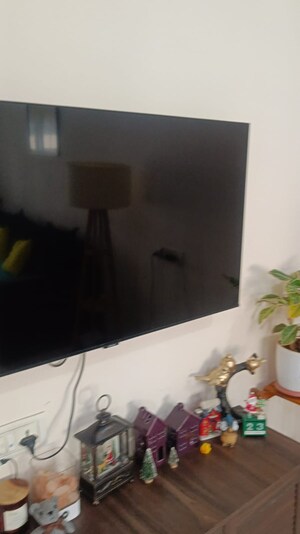 Furnished Amenities in 1 BHK Apartment at K Raheja Palm Court, Malad West – for Rent