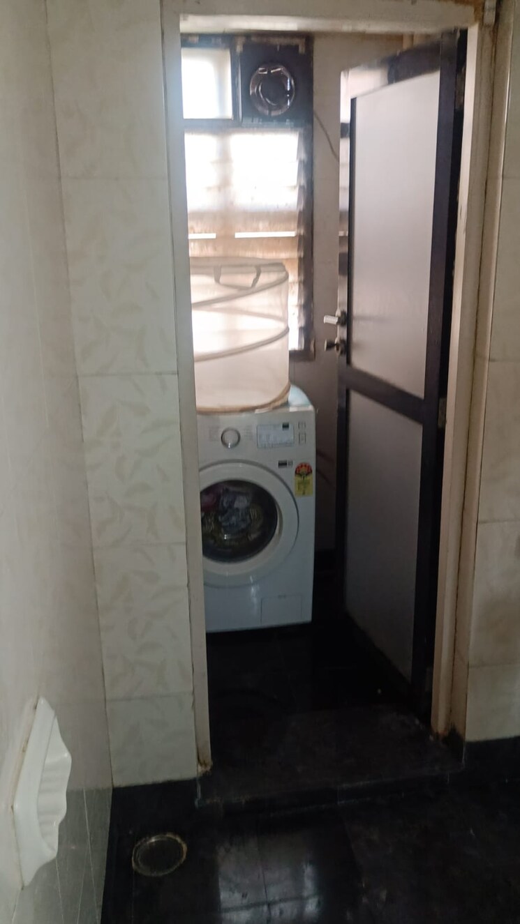 Bathroom, k-raheja-palm-court 1 Bedroom 595 Sq.Ft. Apartment In Malad West Mumbai 9296048