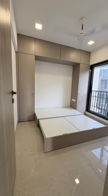 Room in 2 BHK Apartment at Sadguru Dhaval CHS, Malad West – for Rent