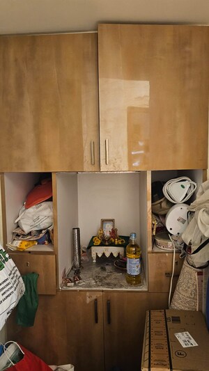 Furnished Amenities in 2 BHK Apartment at Lodha Amara, Kolshet Road – for Rent