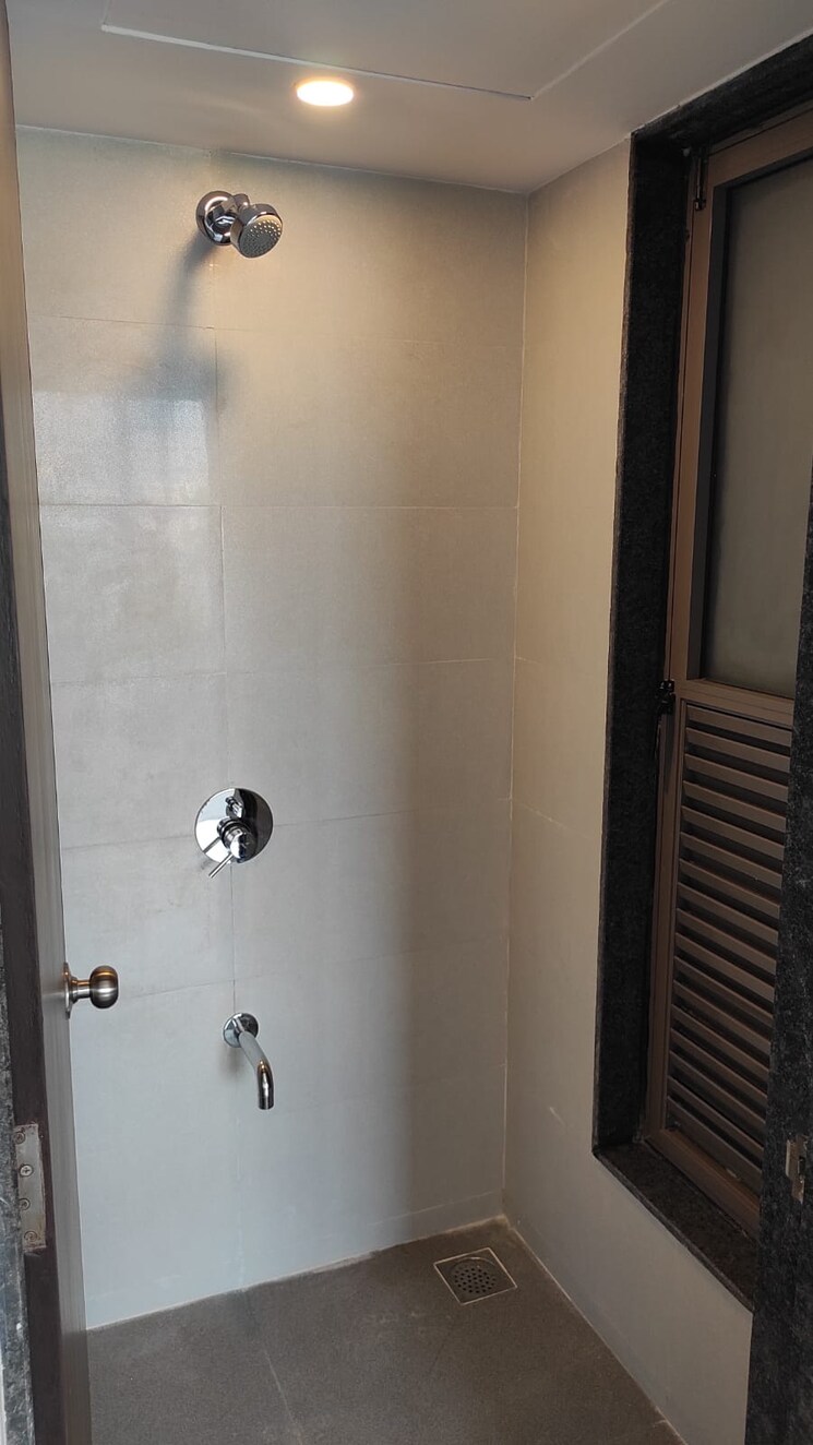 Bathroom, tata-serein 2 Bedroom 684 Sq.Ft. Apartment In Pokhran Road No Two Thane 9296065