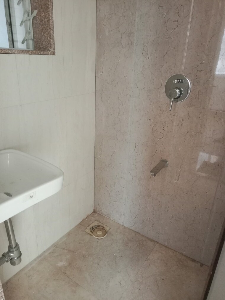 Bathroom, shree-satyam-chs-goregaon-east 1 Bedroom 325 Sq.Ft. Apartment In Goregaon East Mumbai 9296097