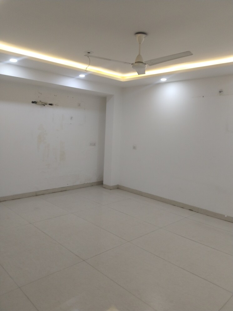 Room, sector 55 2 Bedroom 1250 Sq.Ft. Independent House In Sector 55 Noida 9296104