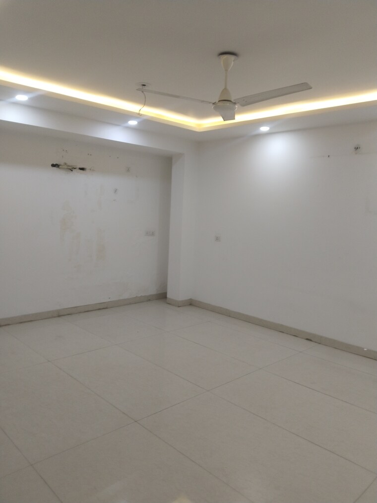 Room, sector 55 2 Bedroom 1250 Sq.Ft. Independent House In Sector 55 Noida 9296104