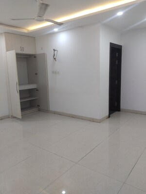 Room in 2 BHK Independent House at Sector 55 – for Rent