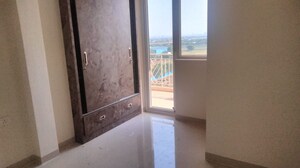 Room in 3 BHK Apartment at Pareena Coban Residences, Sector 99a – for Rent