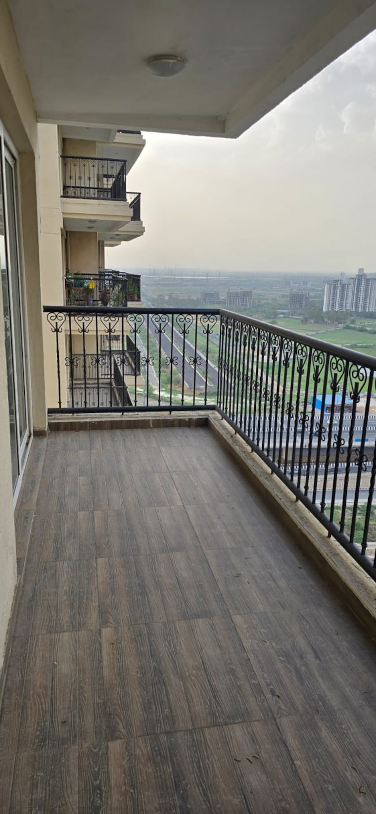 Balcony, emaar-gurgaon-greens 3 Bedroom 1650 Sq.Ft. Apartment In Sector 102 Gurgaon 9296119