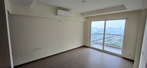 Room in 3 BHK Apartment at Emaar Gurgaon Greens, Sector 102 – for Rent