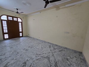 Room in 4 BHK Independent House at Gomti Nagar – for Sale