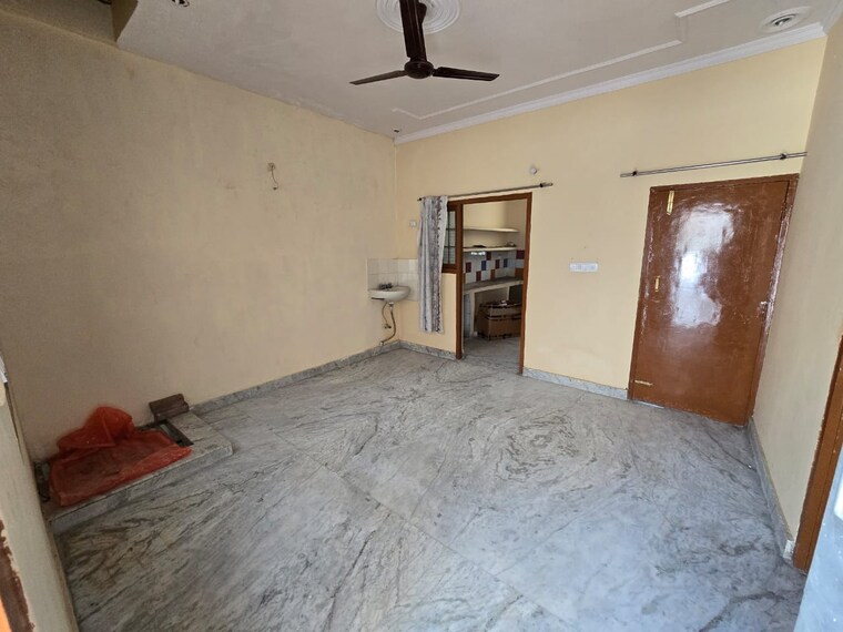 Room, gomti nagar 4 Bedroom 1250 Sq.Ft. Independent House In Gomti Nagar Lucknow 9296137
