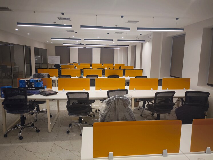 Team Area, industrial area Commercial Office Space 2500 Sq.Ft. In Industrial Area Mohali 9296144