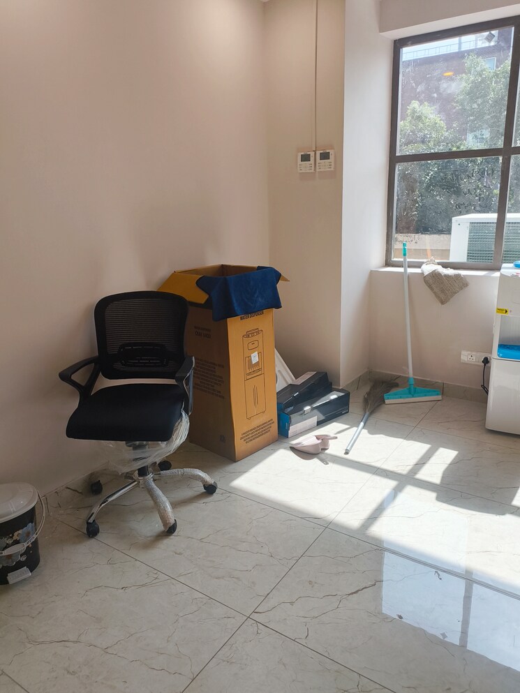 Team Area, industrial area Commercial Office Space 2500 Sq.Ft. In Industrial Area Mohali 9296144