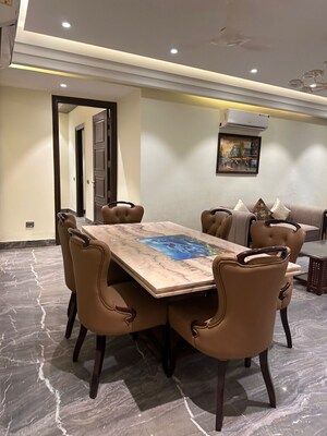 Team Area in 3 BHK Builder Floor at Unitech South City 1, South City 1 – for Rent