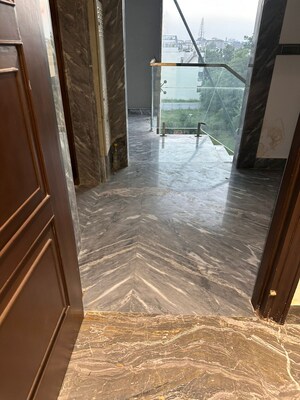 Balcony in 3 BHK Builder Floor at Unitech South City 1, South City 1 – for Rent