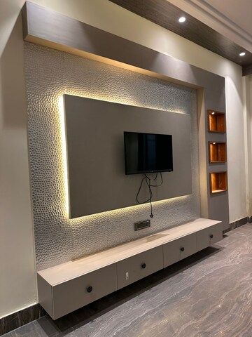Building Lobby in 3 BHK Builder Floor at Unitech South City 1, South City 1 – for Rent