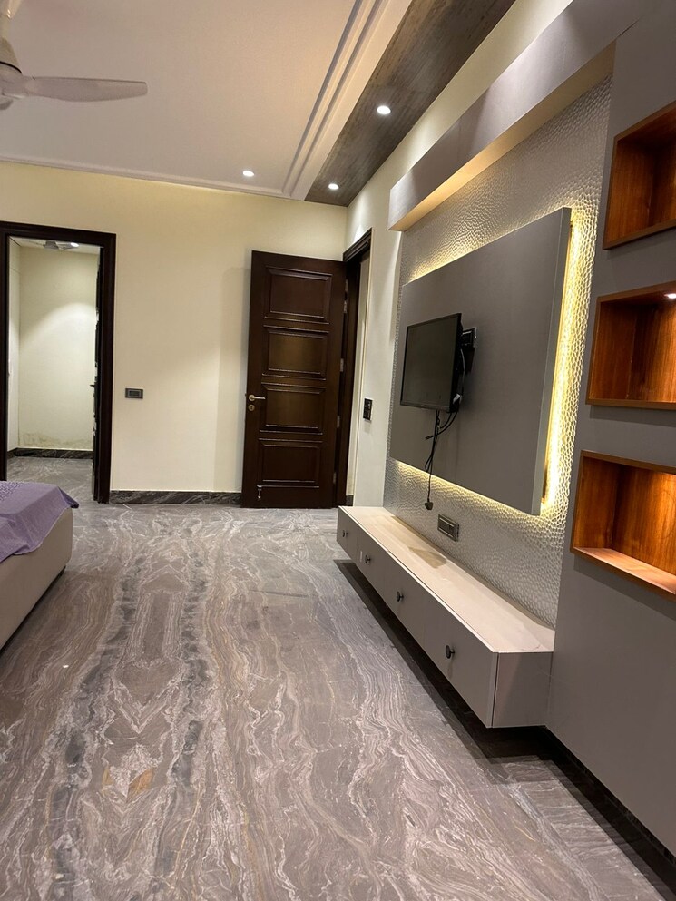 Kitchen, unitech-south-city-1 3 Bedroom 1900 Sq.Ft. Builder Floor In South City 1 Gurgaon 9296151