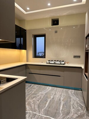 Kitchen in 3 BHK Builder Floor at Unitech South City 1, South City 1 – for Rent