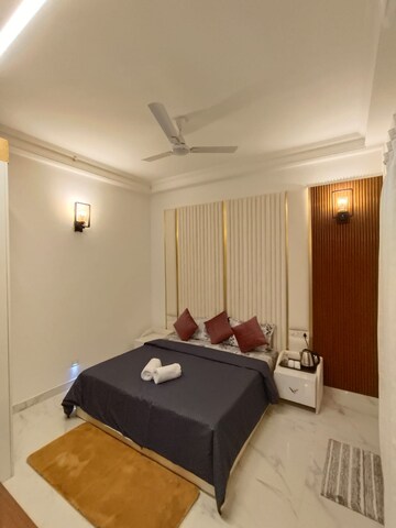 Master Bedroom in 1 BHK Apartment at Purvanchal Royal City, Chi V Greater Noida – for Rent