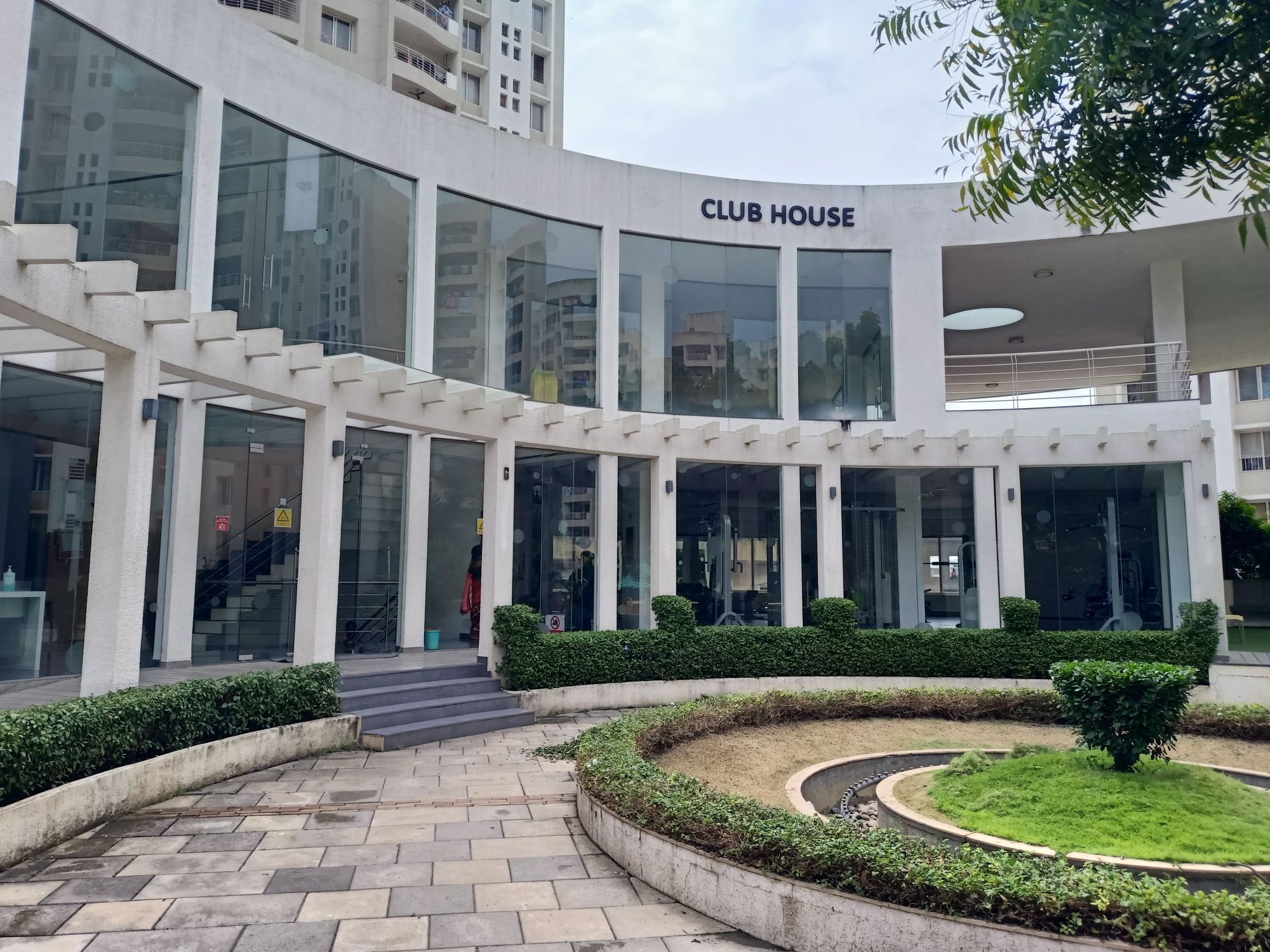 3.5 BHK + Servant Room Apartment For Sale in Vascon Forest County