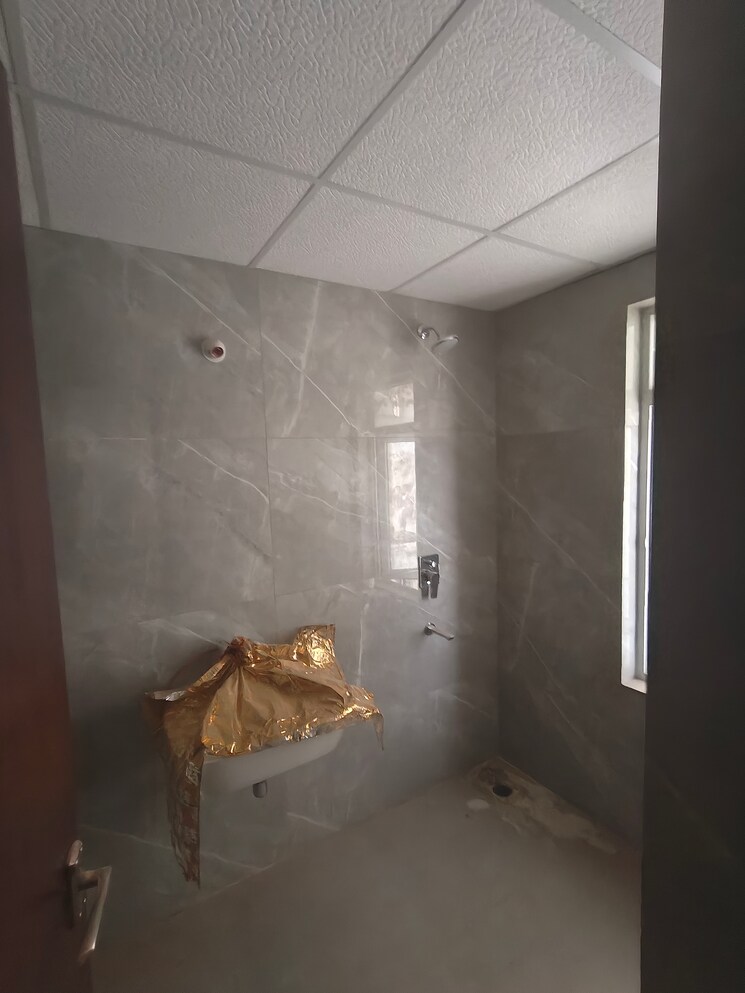 Bathroom, lansum-el-dorado 3 Bedroom 1540 Sq.Ft. Apartment In Narsingi Hyderabad 9296198