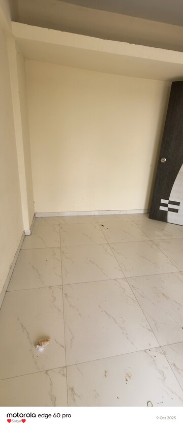 Room in 1 BHK Apartment at Rashmi Star City, Naigaon East – for Rent