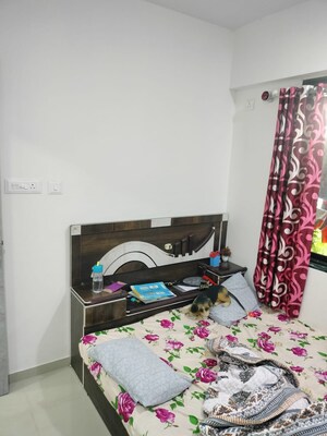 Bedroom in 1 BHK Apartment at Highland Pearl, Thane West – for Rent
