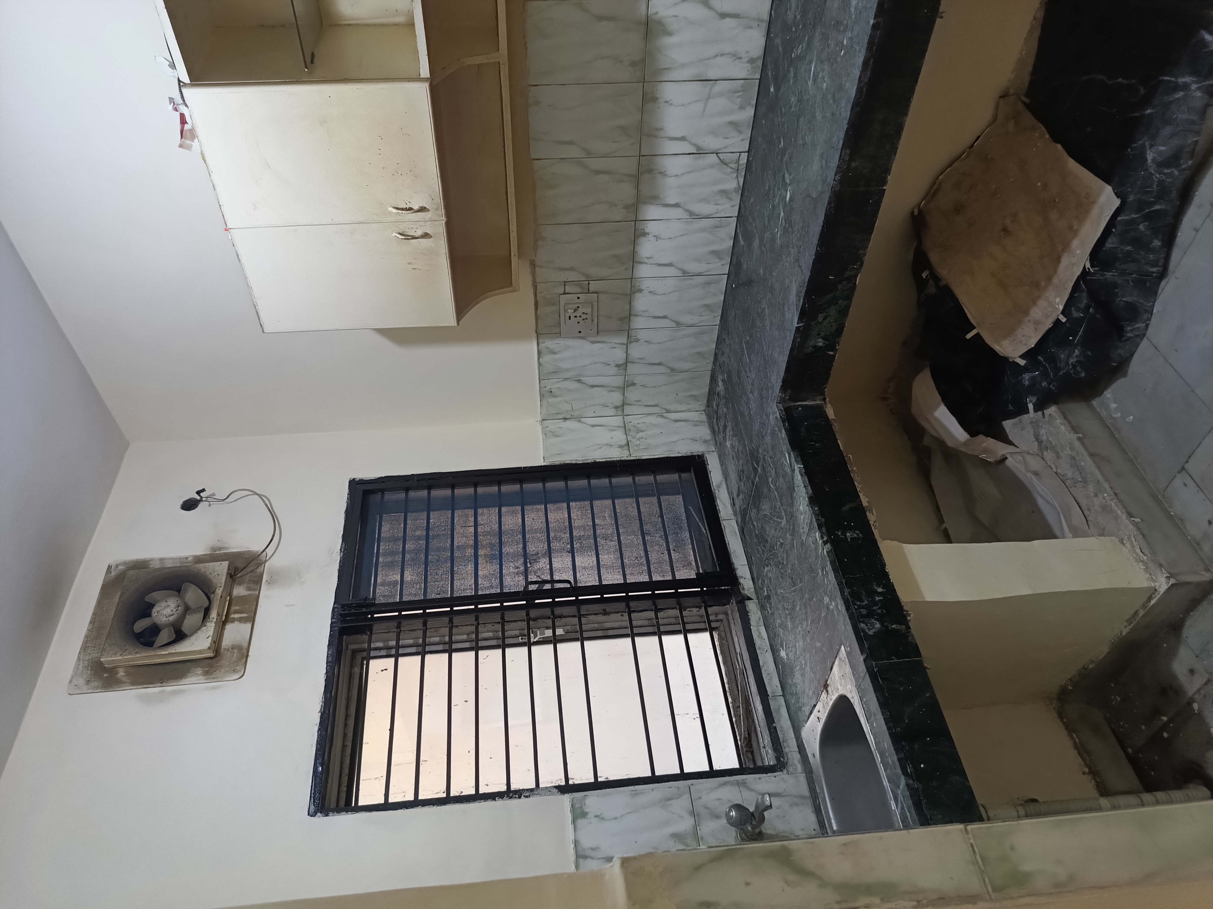 2 BHK 1000 Sq.Ft. Apartment in Windsor and Nova Society