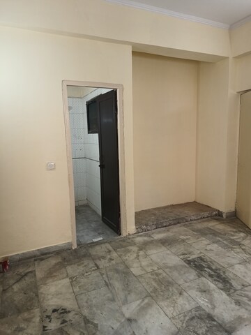 Furnished Amenities in 2 BHK Apartment at Windsor and Nova Society, Ahinsa Khand 2 – for Rent