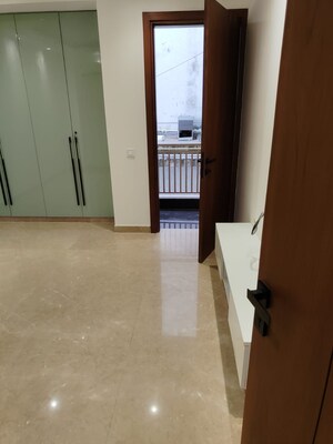 Room in 3 BHK Builder Floor at Hauz Khas – for Sale