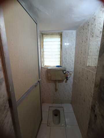 Bathroom in 1 BHK Apartment at Malad West – for Rent