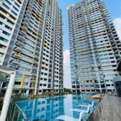 1.5 BHK + Pooja Room Apartment For Sale in Amanora Gold Towers