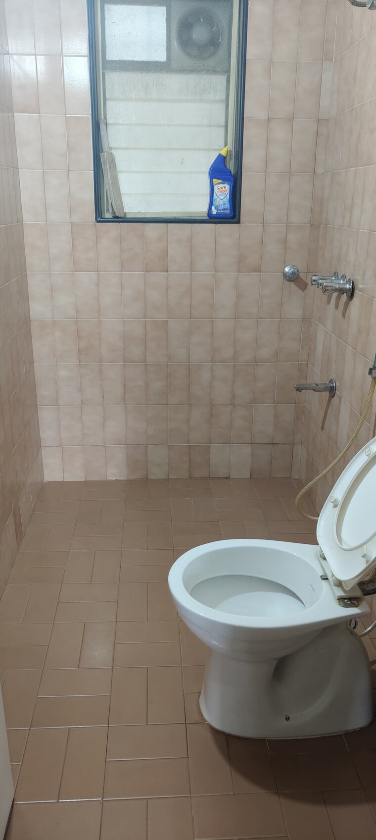 Bathroom, gokuldham-complex 2 Bedroom 800 Sq.Ft. Apartment In Goregaon East Mumbai 9296367