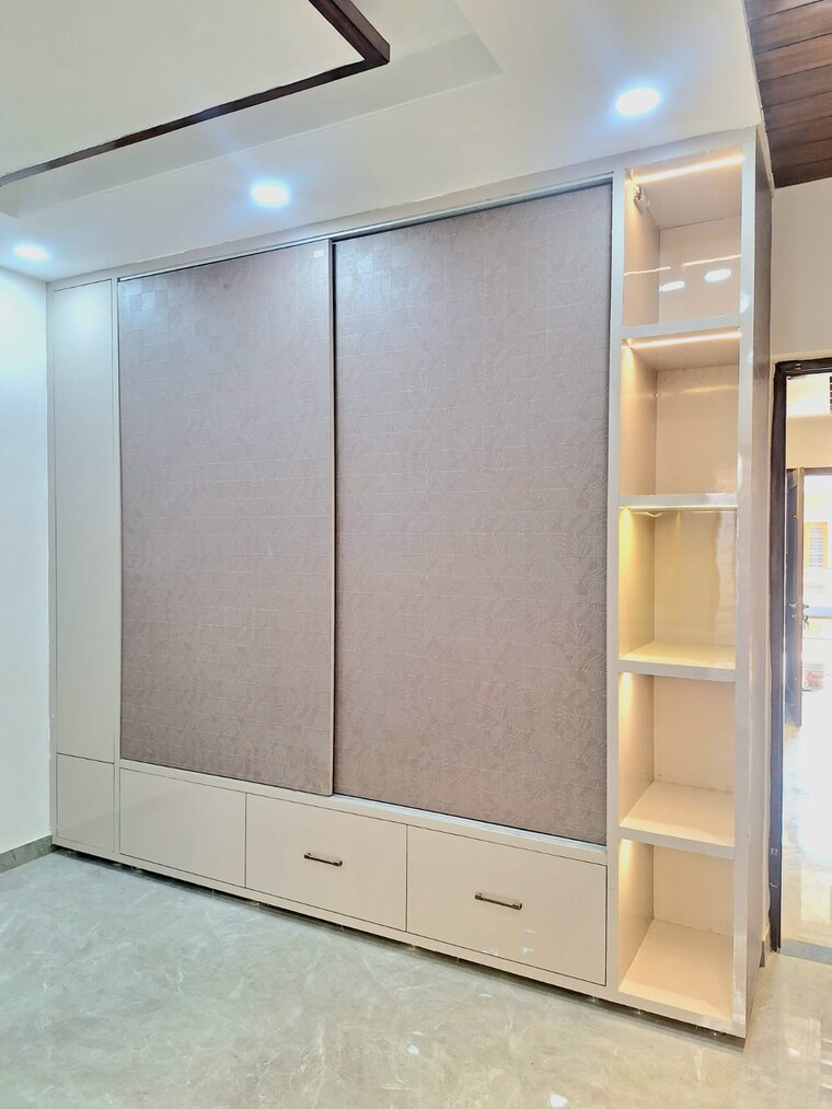 Room, sunny enclave 5 Bedroom 1800 Sq.Ft. Independent House In Sunny Enclave Mohali 9296361