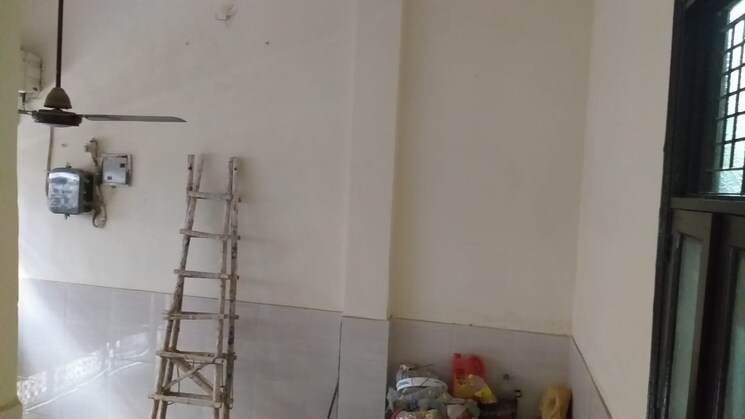  Parking, sant nagar 2 Bedroom 450 Sq.Ft. Independent House In Sant Nagar Delhi 9296366