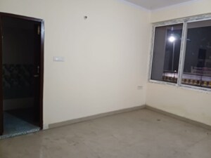 Room in 3 BHK Builder Floor at Khurram Nagar – for Rent