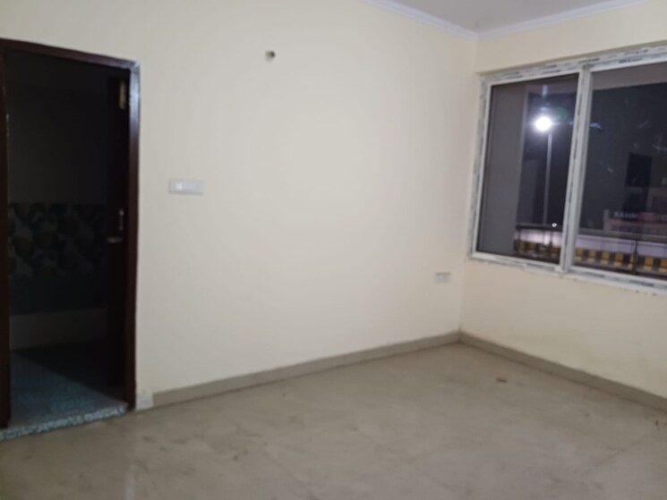 Room, khurram nagar 3 Bedroom 1500 Sq.Ft. Builder Floor In Khurram Nagar Lucknow 9296397