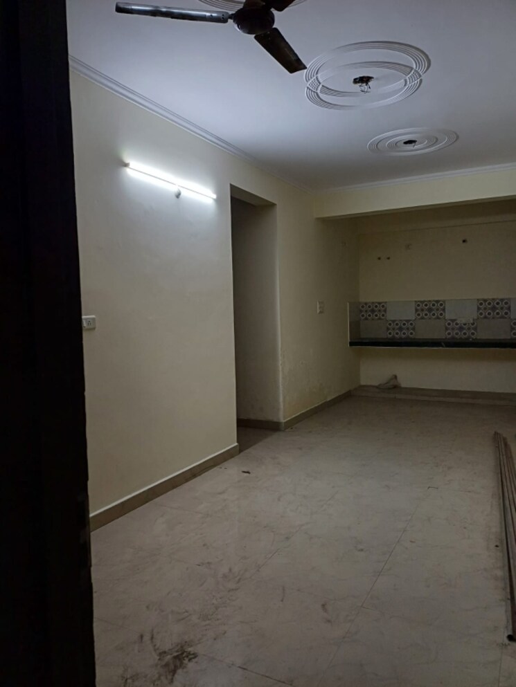 Room, khurram nagar 3 Bedroom 1500 Sq.Ft. Builder Floor In Khurram Nagar Lucknow 9296397