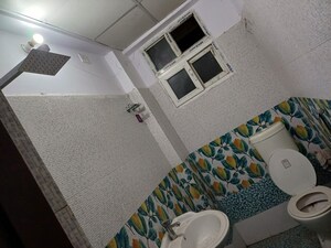 Team Area in 3 BHK Builder Floor at Khurram Nagar – for Rent