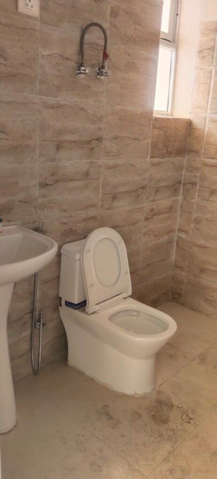 Bathroom, ajnara-homes 3 Bedroom 1330 Sq.Ft. Apartment In Sector 16b Greater Noida Greater Noida 9296412